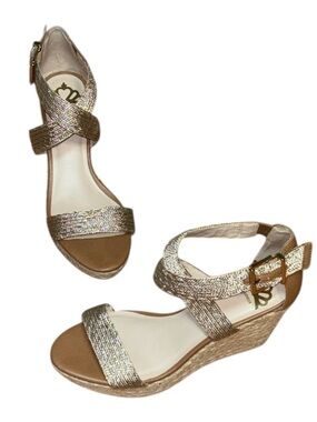 Fergie Gold Fergalicious Strappy Sandals , wedges, 9.5